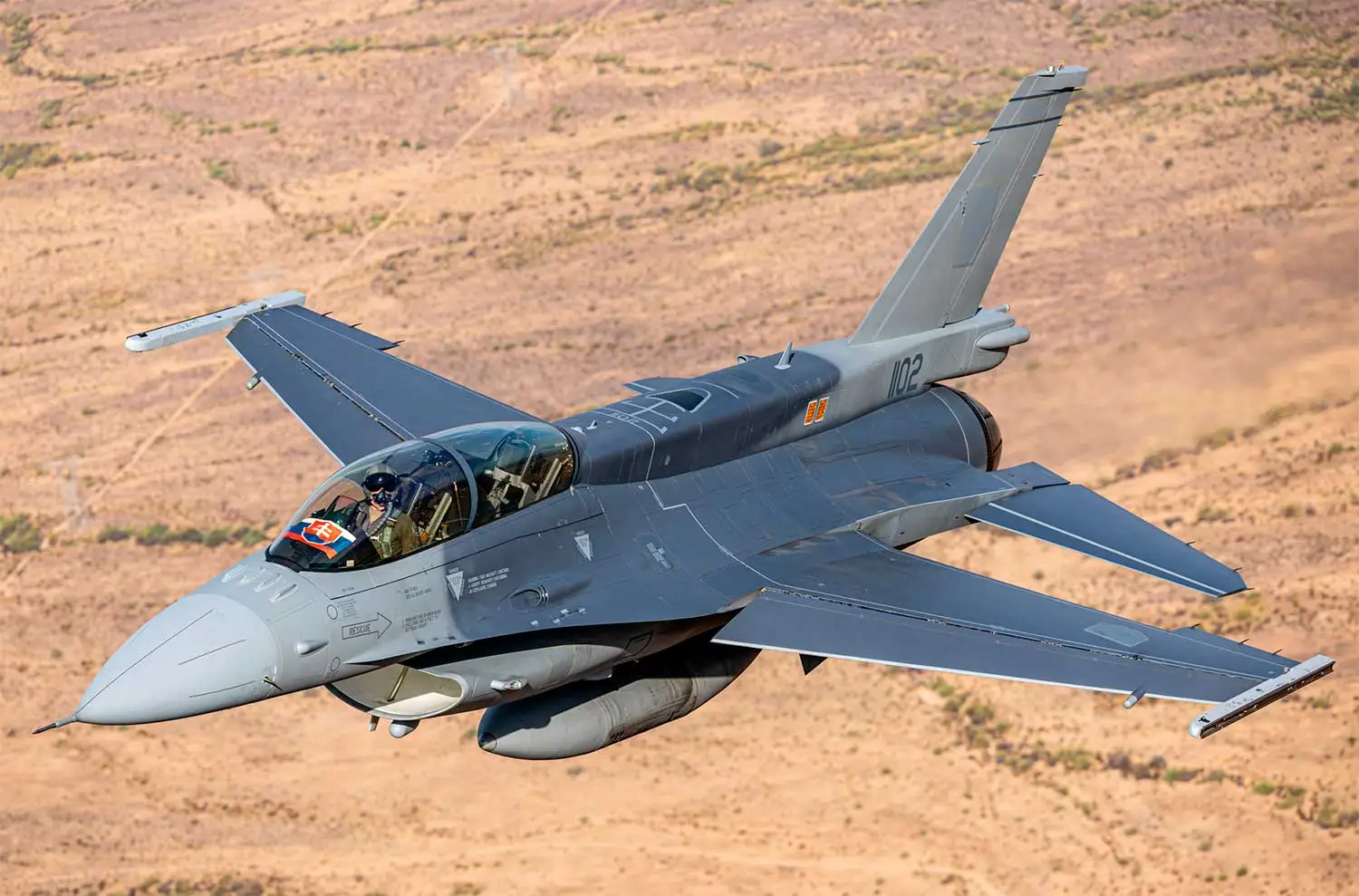 F-16 Fighting Falcon supersonic multirole fighter